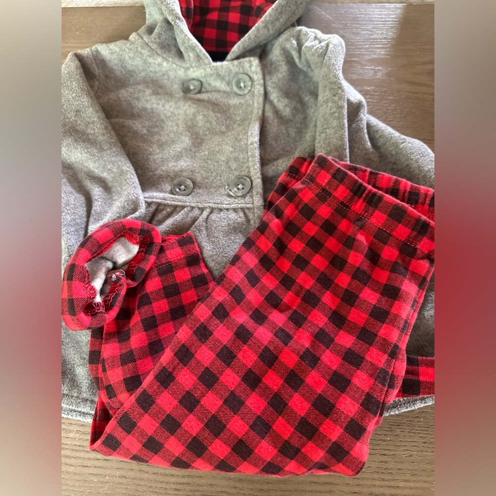 BUNDLE Baby Girl Size 9 month outfits. No tears or stains. Smoke free home.